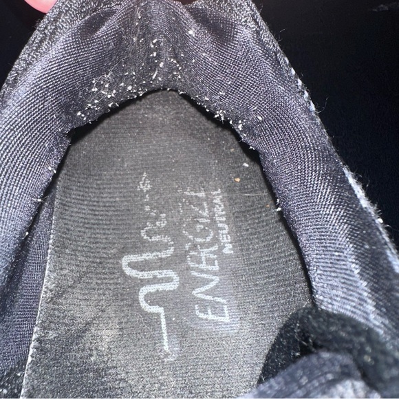 BROOKS Launch 6 Women's 7.5 B Black Gray White Lace Up Low Top Running Shoes - Picture 9 of 12